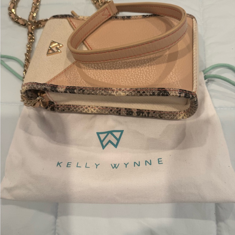 Kelly Wynn’s phone purseTan and Cream Women's Bag